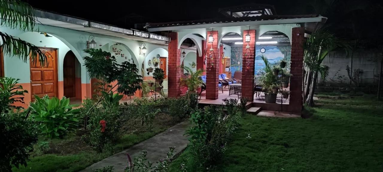 Hospedaje Hefziba Moyogalpa Bagian luar foto
